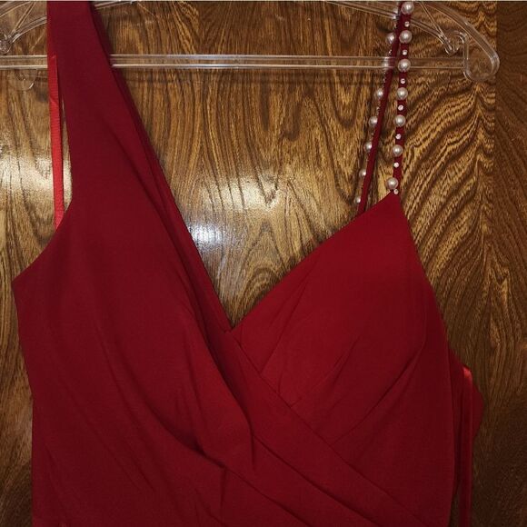 Mac Duggal Ieena 26532 Asymmetrical Pearl Strap V-Neck Gown, Red,  Size 10 NWT - Picture 8 of 9